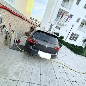 Lakaj Hotel Velipoje